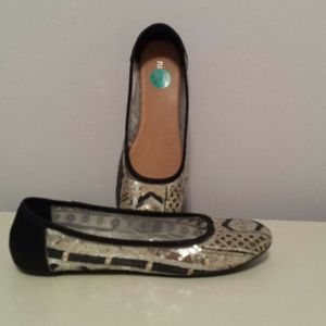 Fancy sequined party flats!